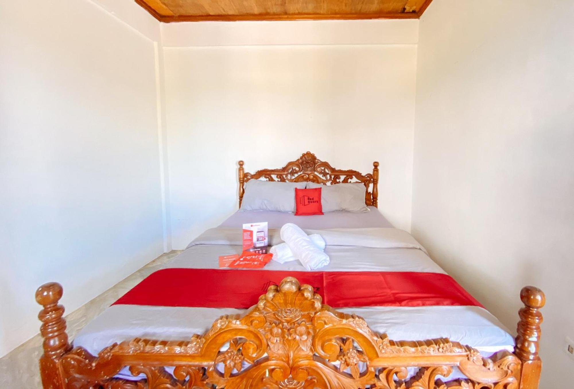 White Castle Beach Resort Iba Zambales エクステリア 写真